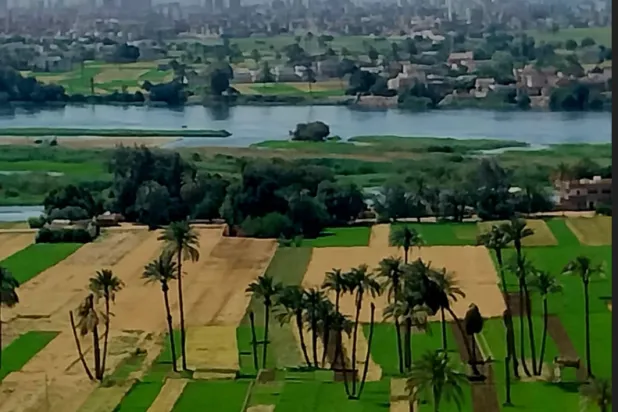 مشاهد طبيعية خلابة رسمها الفنانون في جبل الطير (قوميسير الملتقى)