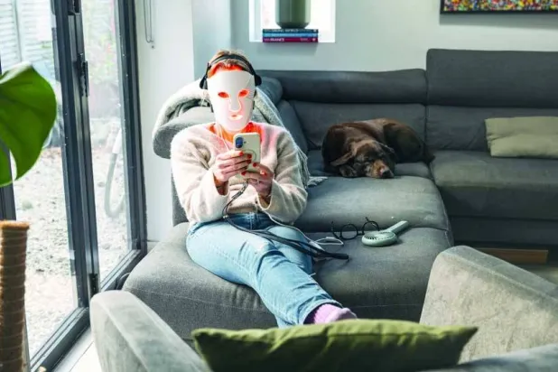 العلاج بالضوء الأحمر للعناية بالبشرة