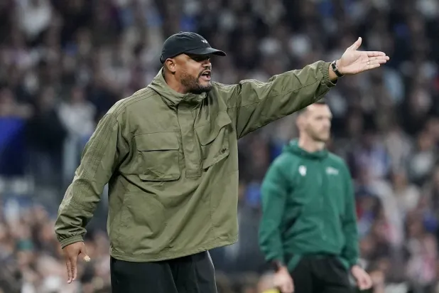 فينسن كومباني مدرب بايرن ميونيخ (رويترز)