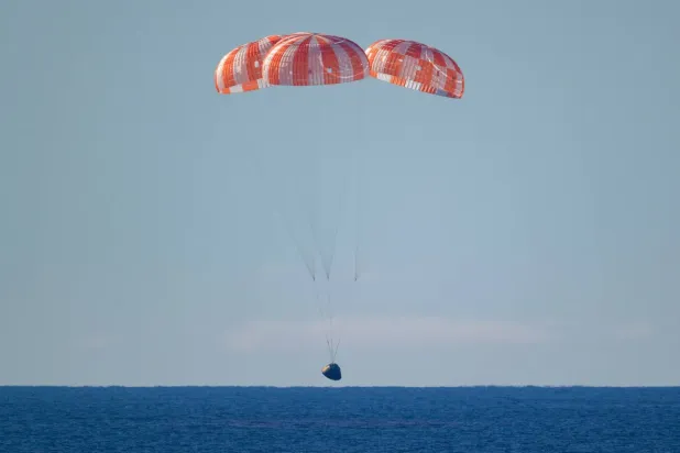 Artemis 2 mürettebatını taşıyan Orion uzay aracı Kaliforniya kıyılarına iniş yaptı (AP)