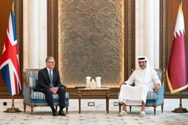 Katar Emiri Şeyh Tamim bin Hamad, dün Lusail Sarayı'nda İngiliz Başbakanı Keir Starmer ile bir araya geldi (QNA)