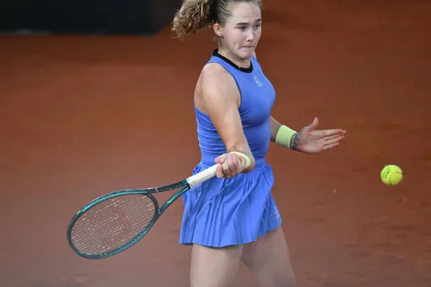 الروسية ميرا أندريفا إلى نهائي لينز (أ.ف.ب)