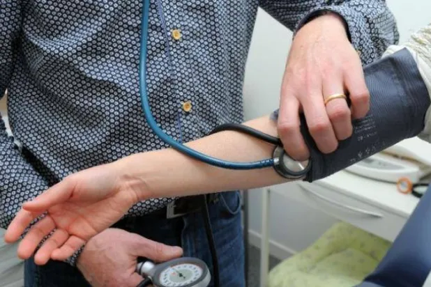 اكتشاف جديد قد يفسّر بعض حالات ارتفاع ضغط الدم