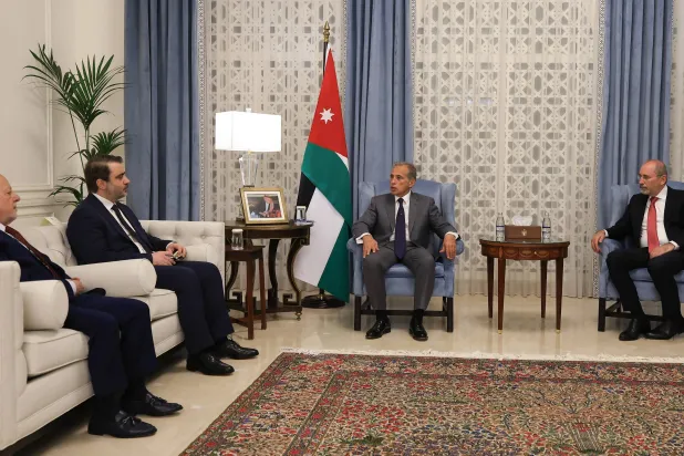 رئيس الوزراء الأردني جعفر يستقبل الوفد الوزاري السوري صباح الأحد (بترا)