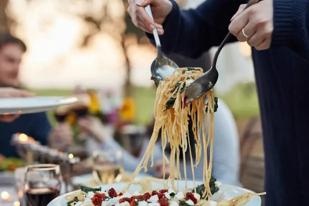 المعكرونة تصنف غالباً ضمن الكربوهيدرات المكررة التي ينصح بتناولها باعتدال (جامعة ولاية أوهايو)