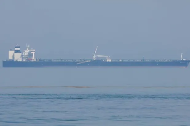 ناقلة نفط أثناء عبورها في بحر ‌العرب (أرشيفية-رويترز)