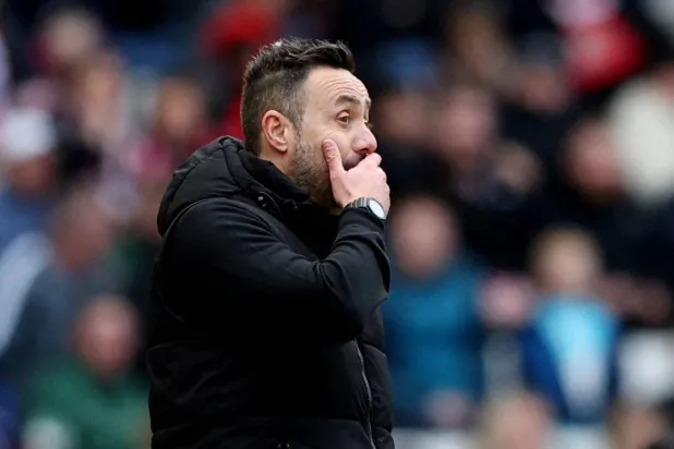 Soccer Football - Premier League - Sunderland v Tottenham Hotspur - Stadium of Light, Sunderland, Britain - April 12, 2026 Tottenham Hotspur manager Roberto De Zerbi reacts during the match REUTERS/Scott Heppell
