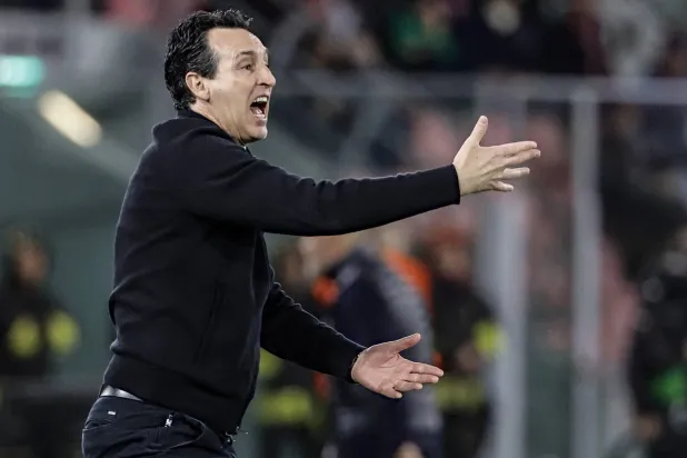 أوناي إيمري المدير الفني لفريق أستون فيلا (إ.ب.أ)