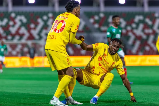 القادسية يملك نجوما مؤثرة في تشكيلته (تصوير: عيسى الدبيسي)