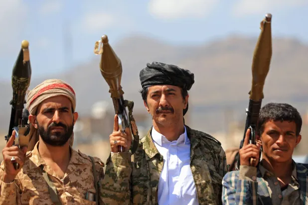 الحوثيون يتعمدون إغراق المناطق القبلية بالصراعات للسيطرة عليها (أ.ف.ب)