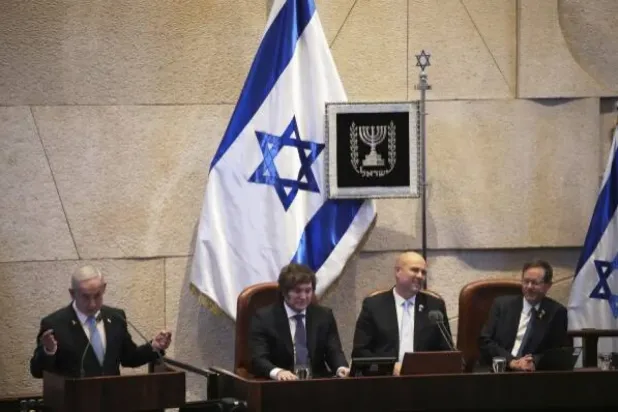 İsrail Başbakanı Netanyahu ve Cumhurbaşkanı Herzog Knesset'te (Arşiv - AP)