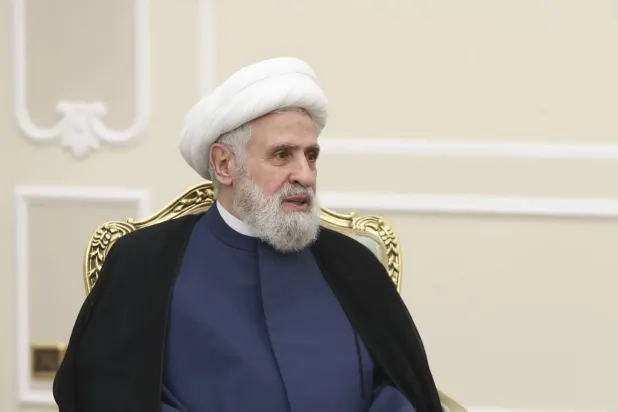 İran'ın başkenti Tahran'da 29 Temmuz 2024'te yayınlanan bir fotoğrafta, o dönemde Hizbullah Genel Sekreter Yardımcısı olan Naim Kasım bir toplantı sırasında (DPA)