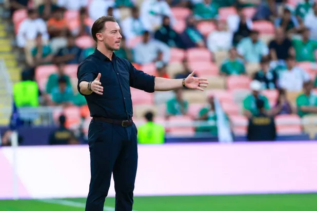 ماتياس يايسله مدرب فريق الأهلي (تصوير: محمد المانع) 