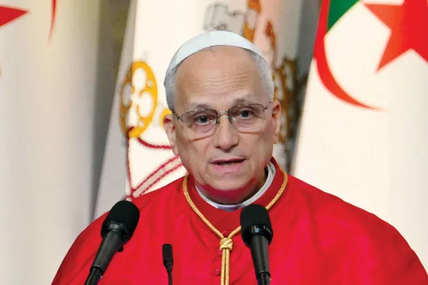  البابا ليو الرابع عشر يتحدث في تجمع بالجزائر أمس (أ.ف.ب)