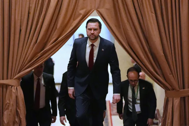 نائب الرئيس الأميركي جي دي فانس خلال تواجده في إسلام آباد لقيادة وفد التفاوض الأميركي (أ.ف.ب)