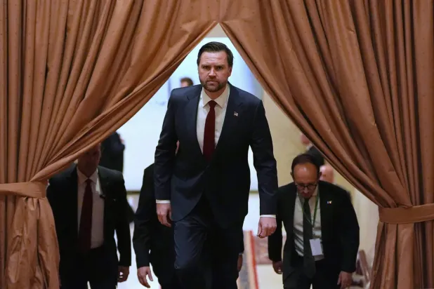 ABD Başkan Yardımcısı J.D. Vance, ABD müzakere heyetine başkanlık etmek üzere İslamabad'da bulunduğu sırada (AFP)