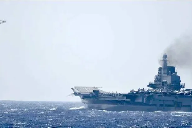 قال الجيش الأميركي إن السفينة عبرت على طول مسارات معروفة بتجارة المخدرات (المعهد البحري الأميركي)