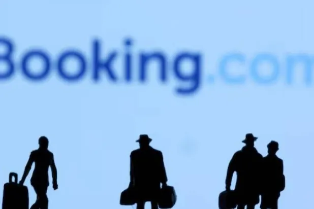 تتمتع «بوكينغ دوت كوم» بقاعدة بيانات تضم أكثر من 30 مليون مكان إقامة حول العالم (رويترز)