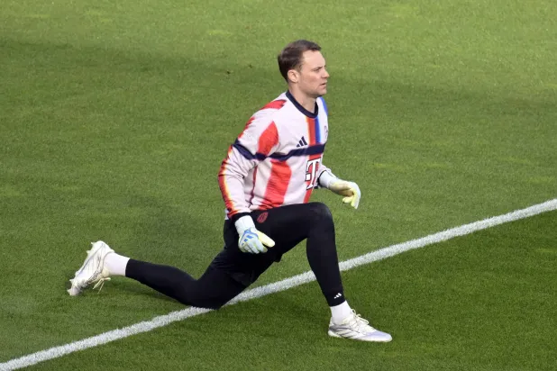 نوير حارس بايرن المخضرم يستعد لمواجهة أخيرة مع الريال (رويترز)