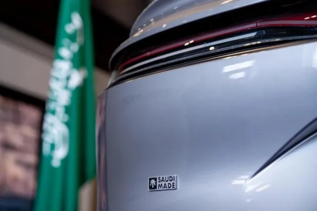 سيارة «لوسيد» بشعار «صنع في السعودية» (واس)