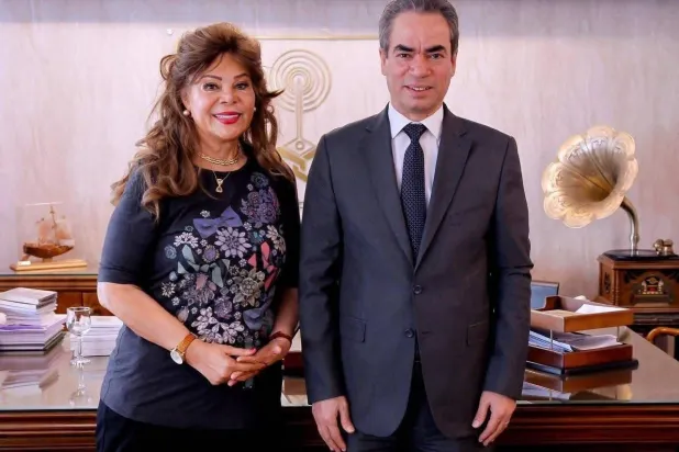 الكاتب أحمد المسلماني والفنانة صفاء أبو السعود (الهيئة الوطنية للإعلام)