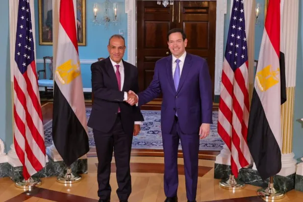 وزير الخارجية المصري خلال لقاء سابق مع نظيره الأميركي (الخارجية المصرية)