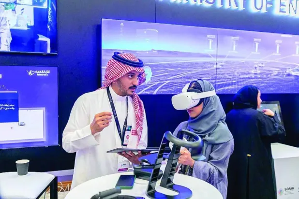 يؤكد تصدر السعودية لمراكز متقدمة عالمياً نجاح توجهات البلاد في بناء منظومة وطنية تنافسية (واس)