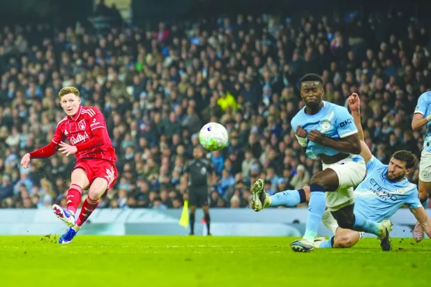 
إليوت أندرسون يهز شباك مانشستر سيتي في مارس الماضي (أ.ب)