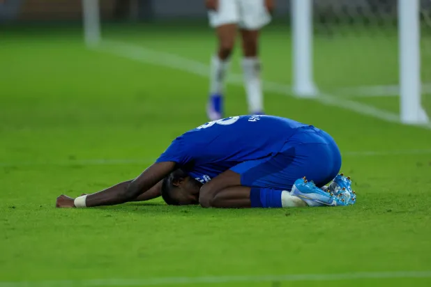 تمبكتي وحسرة شديدة عقب الخروج الآسيوي (تصوير: محمد المانع)