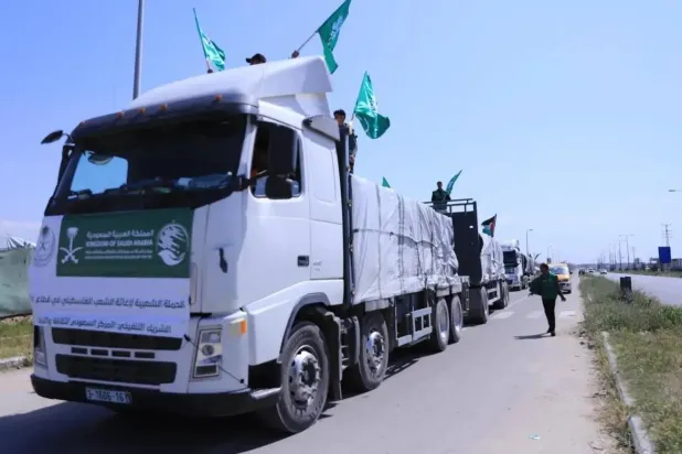 Suudi Arabistan'dan gelen yeni yardım konvoyu büyük miktarda gıda sepeti taşıdı (SPA)