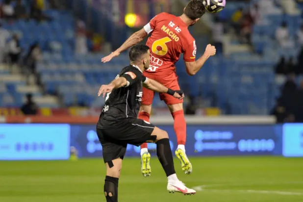 من المواجهة التي جمعت القادسية والشباب في الدمام (واس)