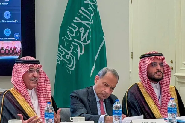 الجدعان مشاركاً في اجتماع الطاولة المستديرة الذي نظمته غرفة التجارة الأميركية في واشنطن (إكس)