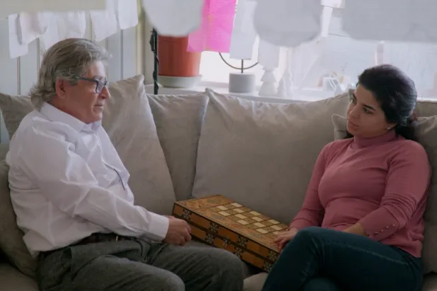 مشهد من فيلم «أحضان وقضبان» (إدارة المهرجان)