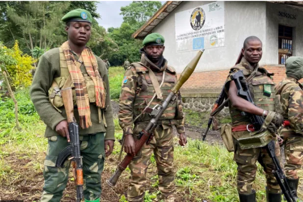 قوات جيش الكونغو الديمقراطية تتمركز في مواقعها بعد تجدد القتال في كليمانيوكا خارج غوما شمال كيفو (رويترز)