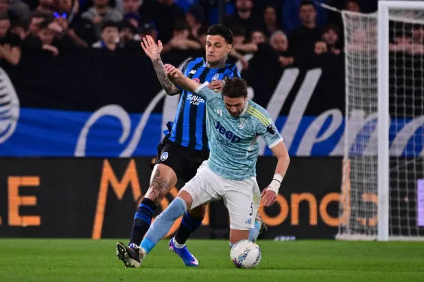 لوكاتيلي في إحدى مباريات اليوفي (إ.ب.أ)