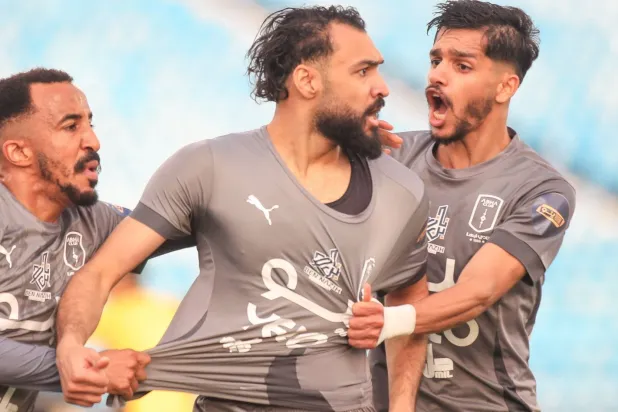 فرحة لاعبي أبها بهدف الفوز على جدة (نادي أبها)