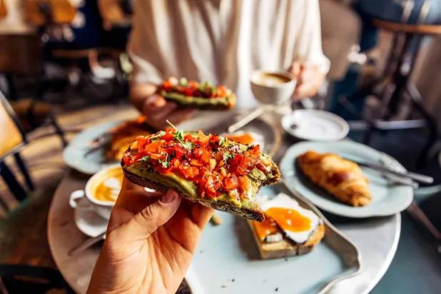 ما تضعه في طبقك يرافق أفكارك طوال اليوم (موقع هيلث)