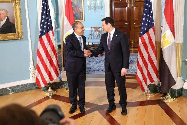 وزير الخارجية المصري مع نظيره الأميركي بواشنطن لبحث مستجدات الأوضاع الإقليمية («الخارجية» المصرية)