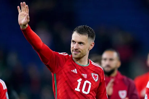 آرون رامزي يودع ملاعب «الساحرة المستديرة» بعد مسيرة رائعة (غيتي)