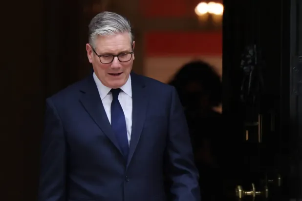 İngiltere Başbakanı Keir Starmer, 14 Nisan 2026'da Londra'daki 10 Downing Street'teki Başbakanlık konutunda Hollanda Başbakanı Rob Jatten'ı ağırlamaya hazırlanıyor (EPA)