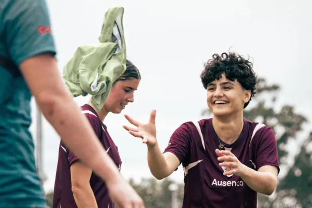 قالتا نود أن نعرب عن عميق امتناننا للحكومة الأسترالية (نادي بريزبين رور)