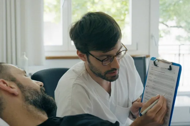 وثَّق الفيلم جوانب مختلفة في رحلة المخرج (الشركة المنتجة)