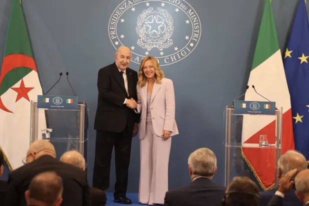 رئيسة الوزراء الإيطالية بحثت مع الرئيس الجزائري تعزيز التعاون في وقف تدفقات المهاجرين السريين (الرئاسة الجزائرية)