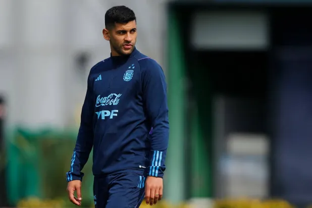 مدافع توتنهام الأرجنتيني كريستيان روميرو (رويترز)