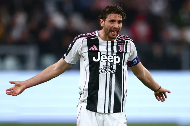 مانويل لوكاتيلي لاعب يوفنتوس (رويترز)