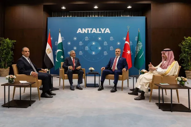 This handout photograph taken and released by Turkish Foreign Ministry on April 17, 2026, shows Türkiye's Foreign Minister Hakan Fidan (2nd R), Saudi Arabia's Foreign Minister Faisal bin Farhan Al-Saud (R), Egyptian counterpart Badr Abdelatty (L) and Pakistan's Foreign Minister Ishaq Dar (2nd L) poses family photo during the 5th edition of the Antalya Diplomacy Forum (ADF2026) in Antalya. (Photo by Turkish Foreign Ministery Press Service / TURKISH FOREIGN MINISTRY / AFP) 