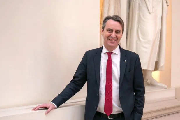 رئيس مجلس الشيوخ البلجيكي فنسنت بلونديل (من حسابه بوسائل التواصل الاجتماعي)