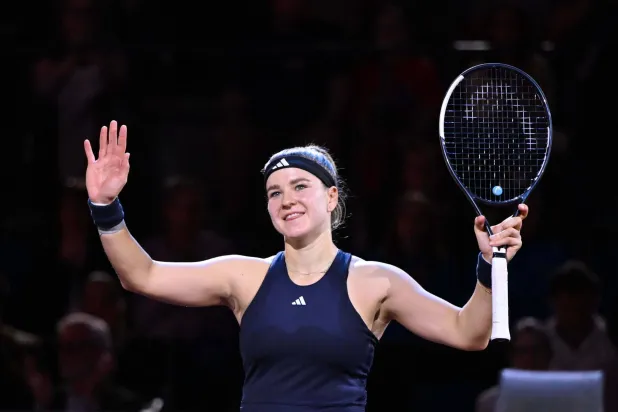 التشيكية كارولينا موخوفا (أ.ب)