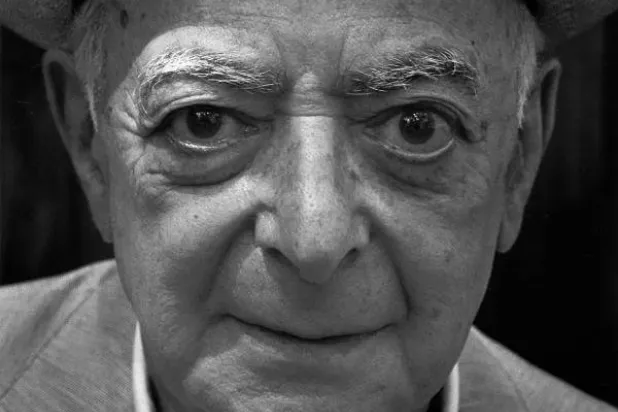 براساي مصور ليل باريس وعلاماتها السرية