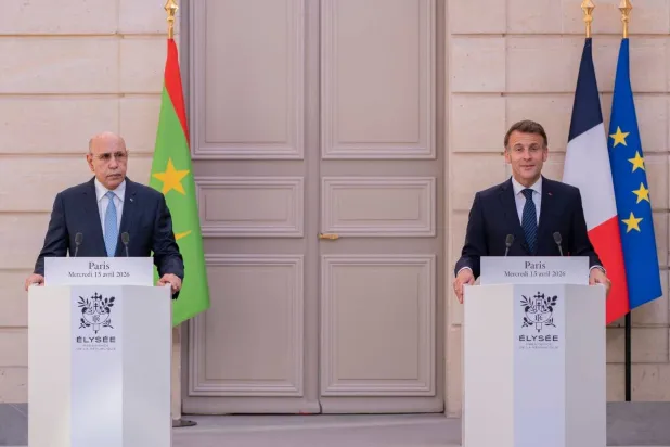 الرئيسان الفرنسي إيمانويل ماكرون والموريتاني محمد ولد الشيخ الغزواني في مؤتمر صحافي (الرئاسة الموريتانية)